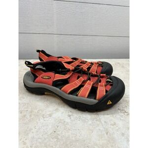 KEEN Sandals Size M7, W8 Unisex hiking, river, outdoor, Beet Red